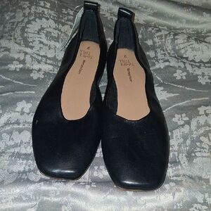 Trotters Women's Classic Black Loafers